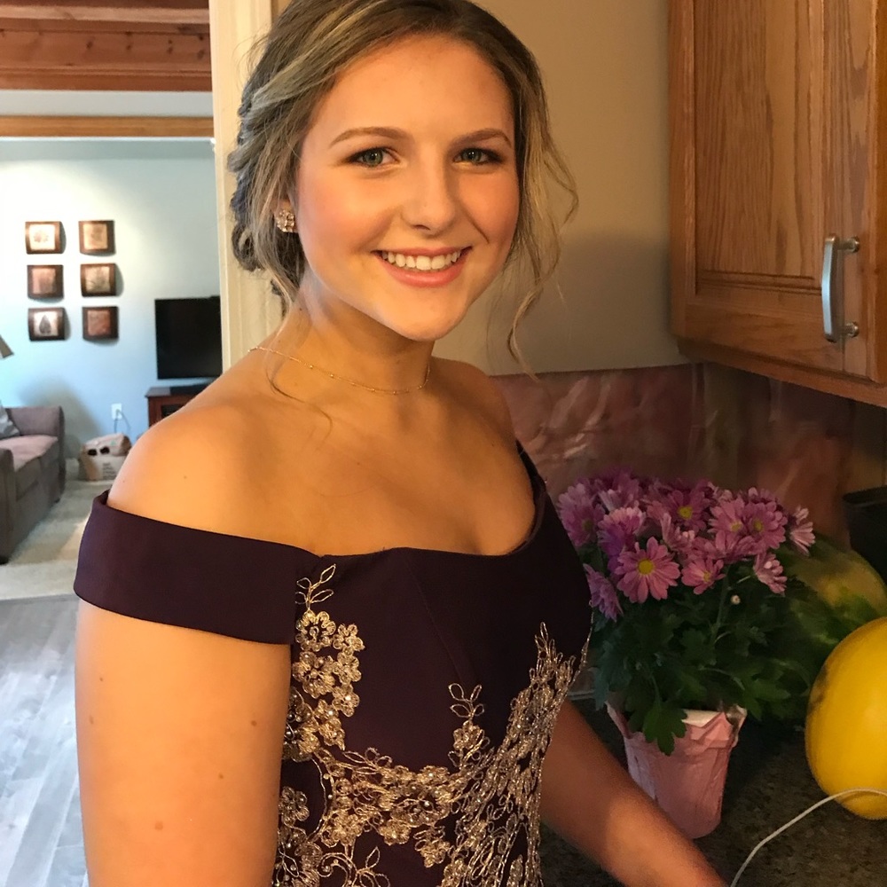 Beautiful prom dress! - Picture 8 of 8